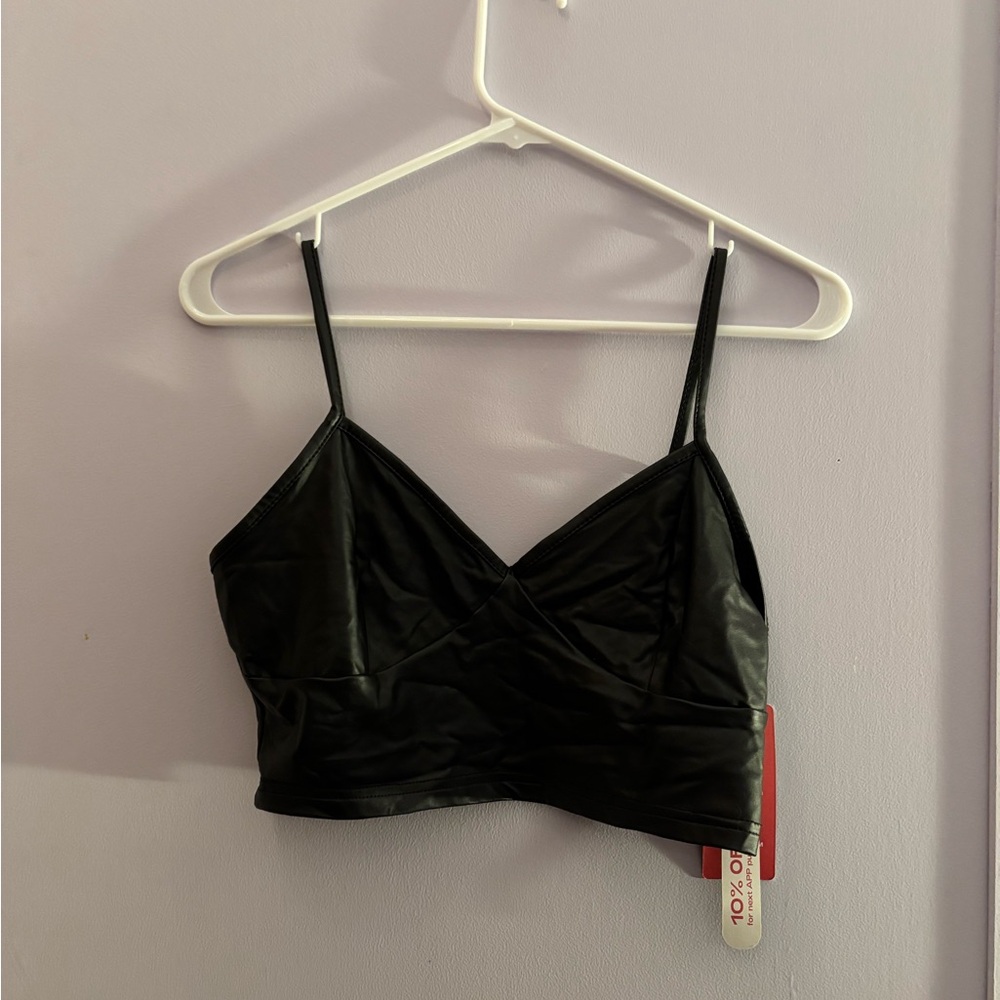 Cute black top